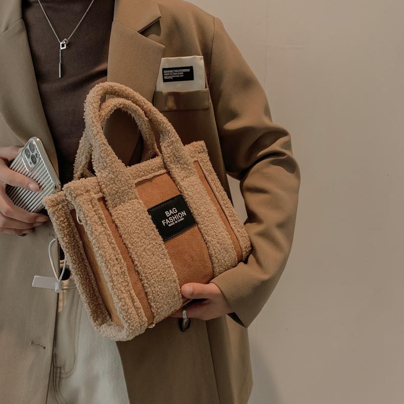 

Evening Bags Casual Big Tote For Women Lambswool Large Handbags High Quality Plush Shoulder Crossbody Student School Bag Purses 2022 Ins