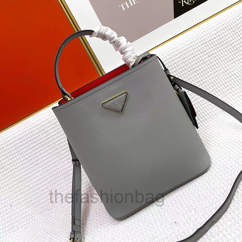 

Brand Womens leather bags The Fashion Designers messenger handbag Top Quality Totes with Magnetic button Business, Extra shipping fee