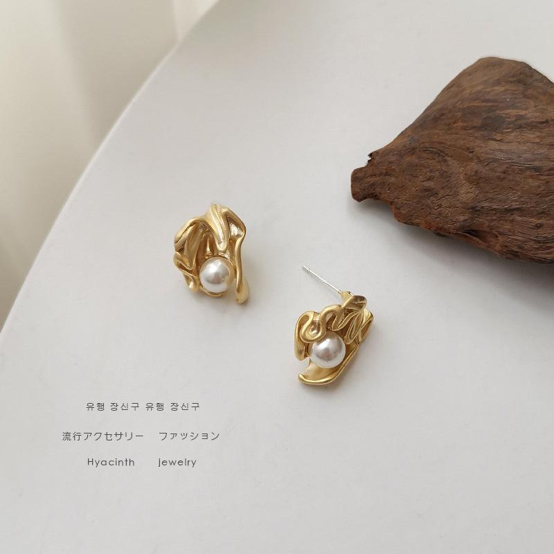 

Stud Autumn And Winter Fashion Retro Special-Shaped Matte Gold Earrings French High-End Party Jewelry