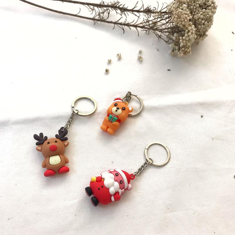

Personalized Christmas Party Favors Christmas Santa Claus Keychain Wedding Gift for Guests Birthday Party Decor Kids Souvenir