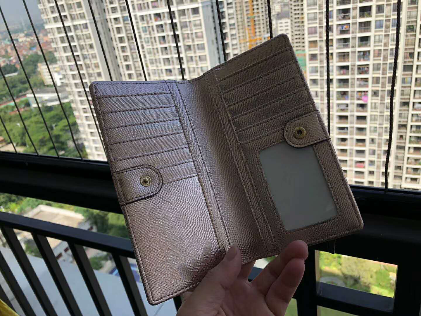 

Wholesale designer Long wallet cards holders key and coins famous wallets PU leather wristlets card holder coin purse women wallet Clutch, Just a box