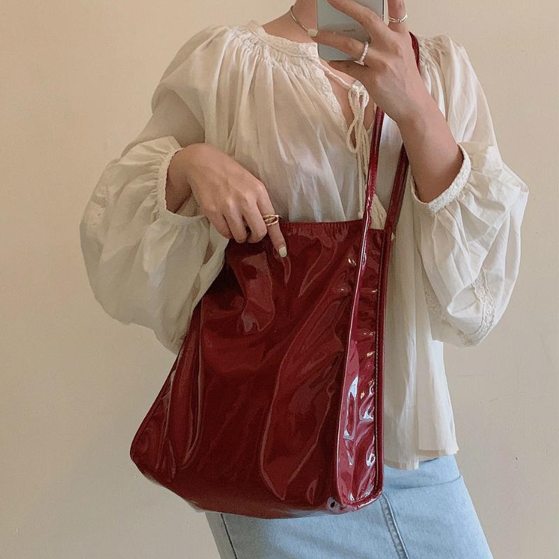 

Large Capacity Women Casual Tote Bag Vintage Patent Leather Ladies Daily Shopping Handbags Fashion Design Female Shoulder Bags, Black