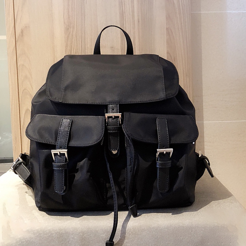 

2021 Backpack Unisex Luxury School Bag Designer Men's Black Backpacks Medium Fashion, with Triangular Women's Pockets Travel Bag, This option is not for sale