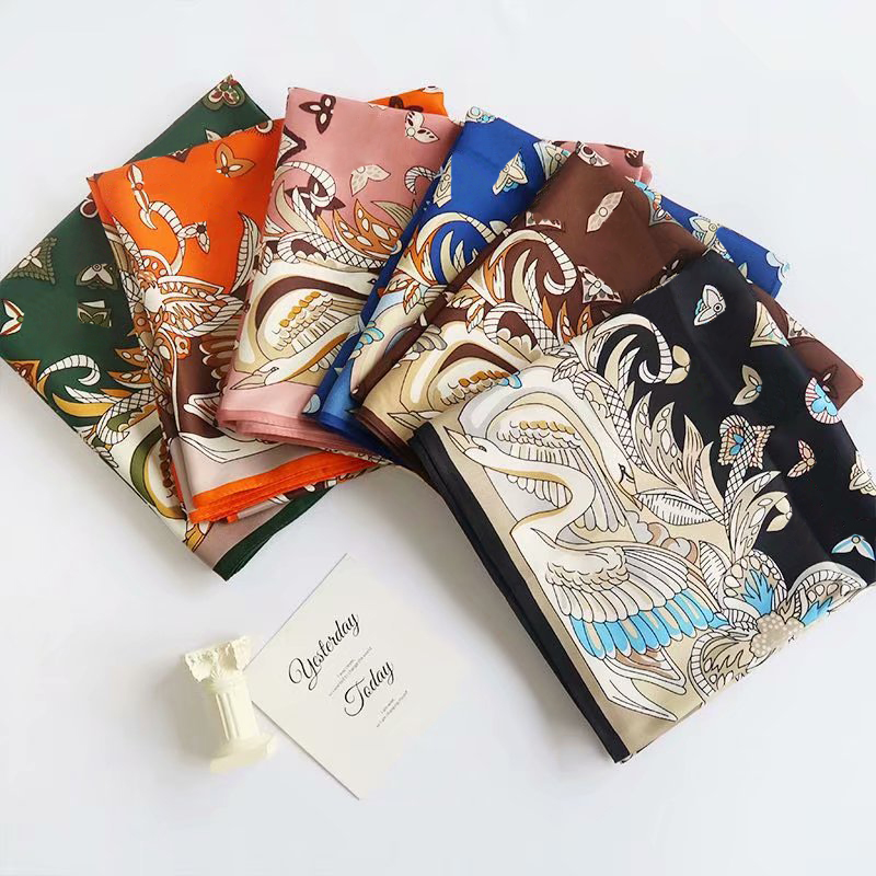

22ss 90*90cm Designer Old Flower Letters Print Silk Scarf Luxury Women Summer Sun Protection Long Shawl Scarfs Wrap Handbag Scarves High Quality Neckerchief