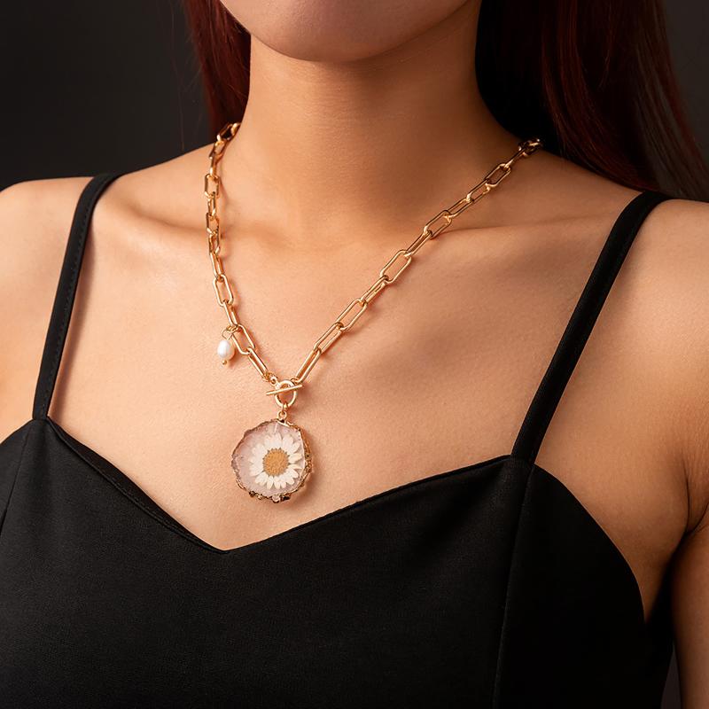 

Pendant Necklaces Gold Metal Crystal Daisy Necklace Eardrop Faceted Multilayer Earrings Feminine Holiday Gift