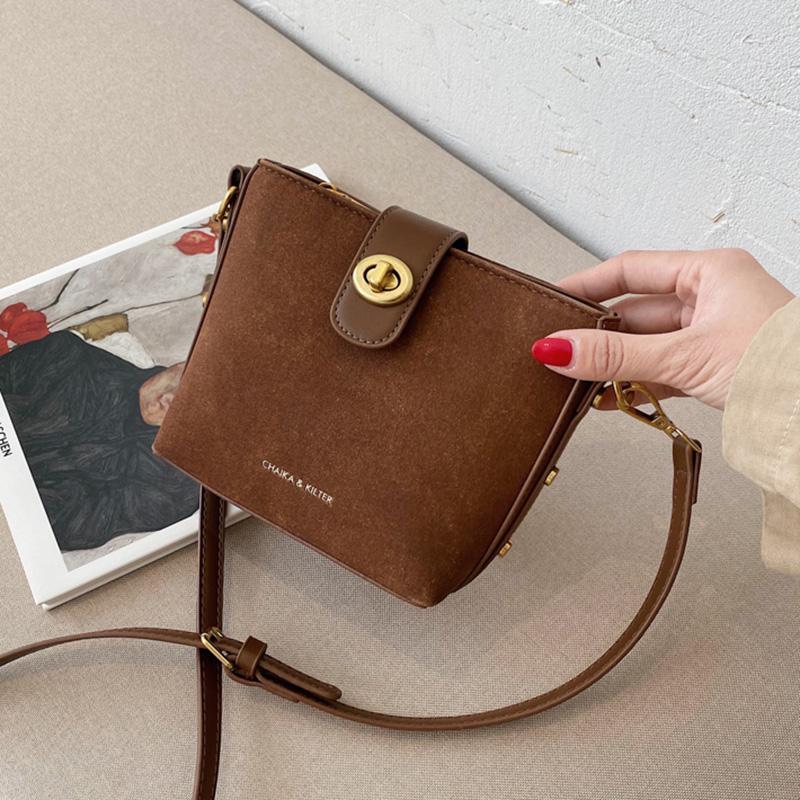 

OLSITTI Fashion Solid Color Pu Leather Casual Shoulder Bags for Women 2021 New Luxury High Quality Messenger Bag Sac Epaule, Black