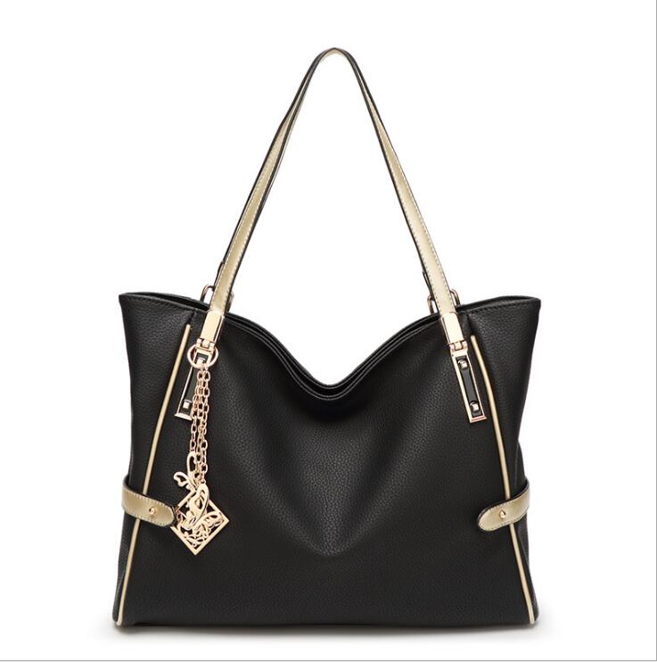 

HBP 2021 female bag ornaments hit color European and American fashion shoulder big lady portable messenger large capacity black