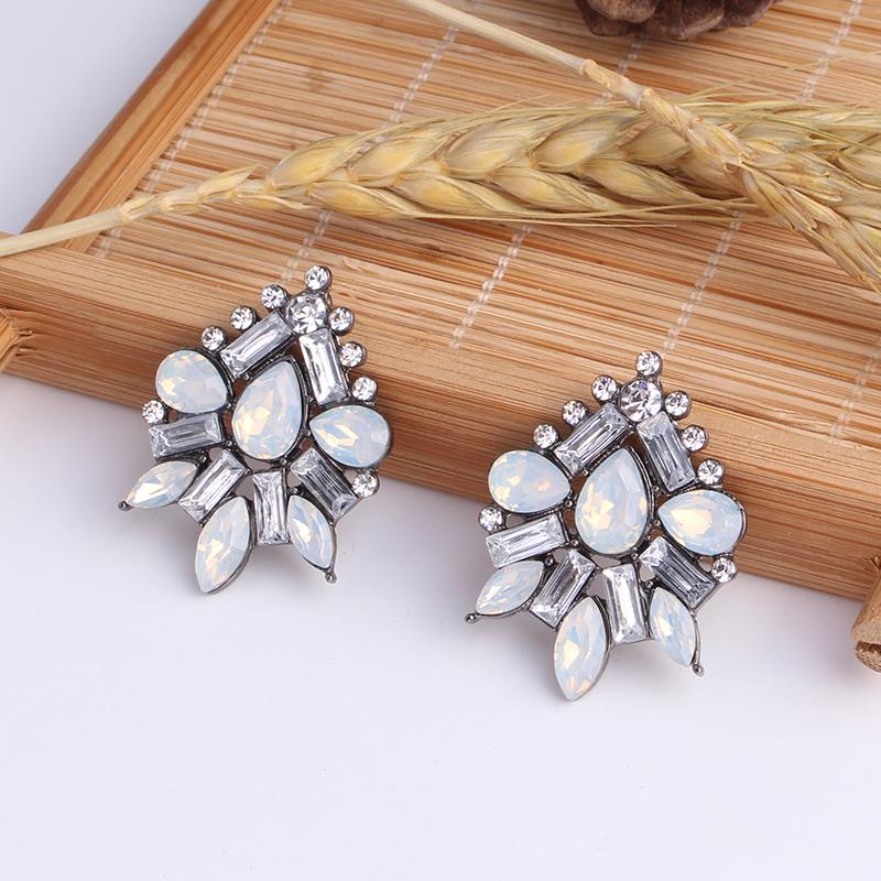 

Stud LUBOV Colorful Acrylic Opal Stone Earrings Women Elegant Crystal Rhinestone Piercing Trendy Jewelry Christmas Gift