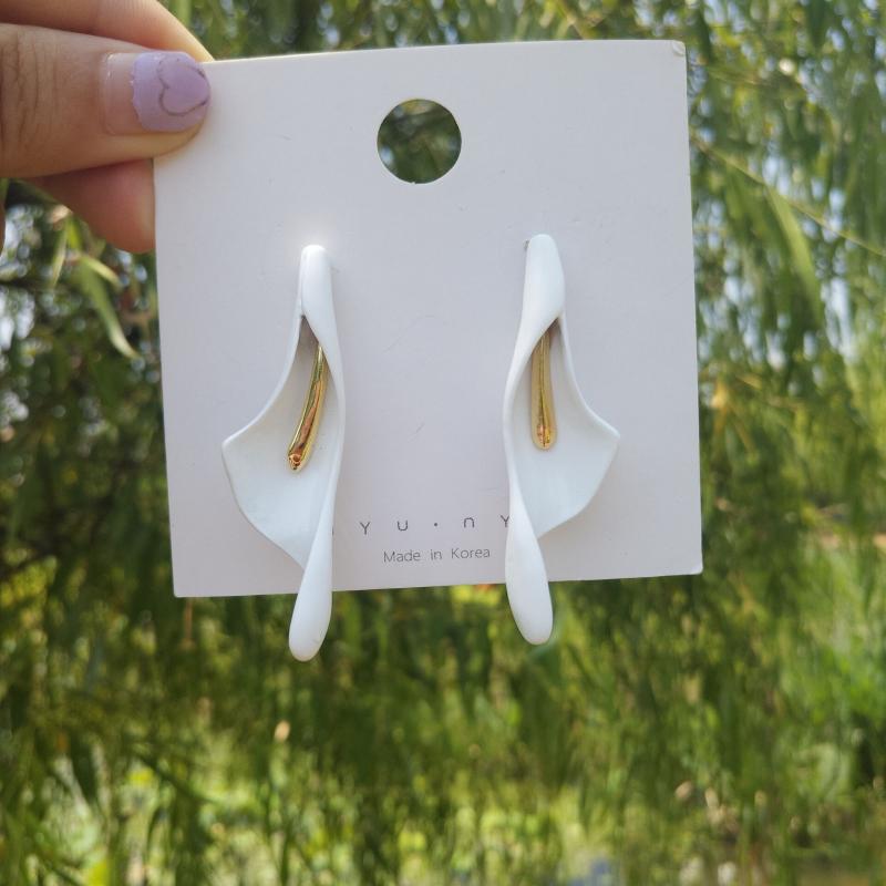 

Dangle & Chandelier Korean Style Classic White Imitation Flower Drop Earrings Fashion Wedding Bride Earring Jewelry For Women Girls Gifts