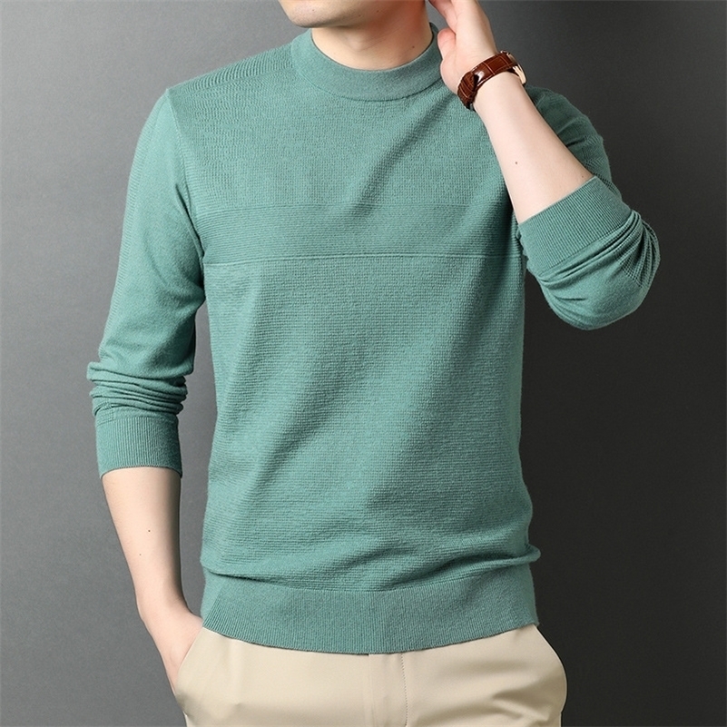 

Autumn and Winter New Men Solid Color Round Neck Sweater Fashion Casual Pullover Sweaters Male Brand Clothes Green Blue Red 201201