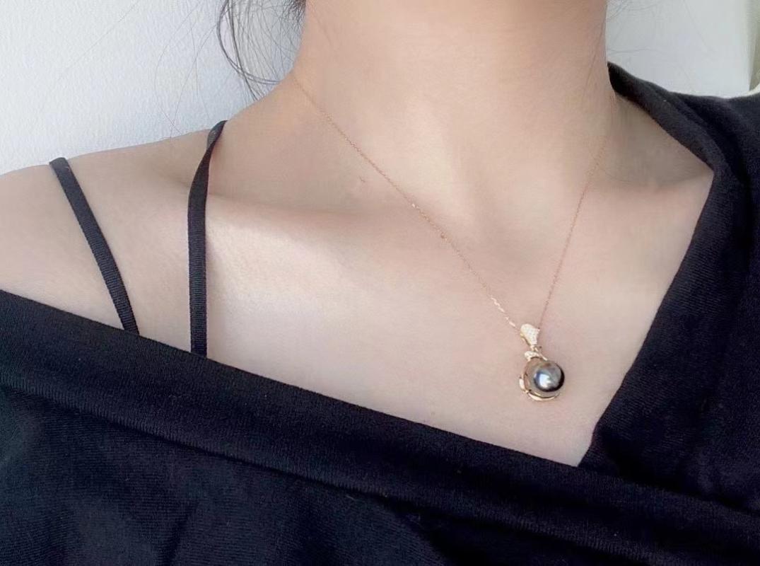 

Chains COLORFISH Luxury 18K Solid Gold With Diamond Natural 10-11mm Malachite Green Black Pearl Pendant Necklace For Women