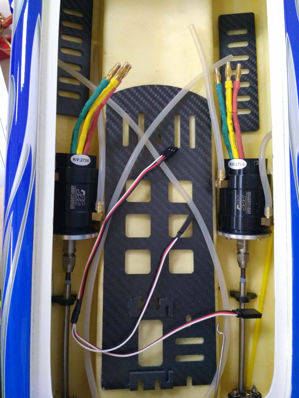 

Genesis 1122 Catamaran Fiberglass Racing Boat w/ Twin Dual 3660 brushless Motors KV2726, Dual 120A ESC, Blue