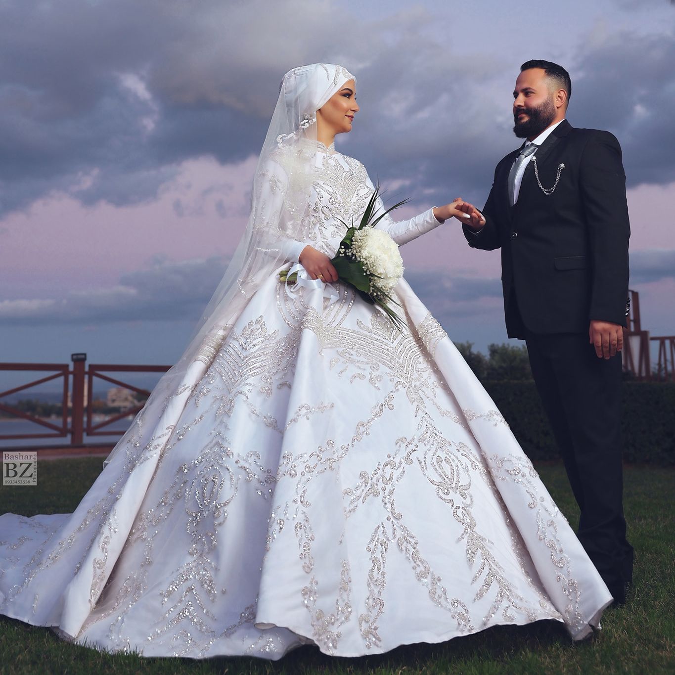 

Luxury Beading Muslim Wedding Dress Dubai Arabic Crystal Long Sleeve Satin High Neck Bridal Gowns Custom Made Vestidos De Novias, Gold