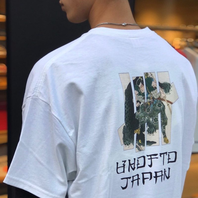 

2020 Summer Style UNDEFEATED UKIYOE MUSAS Tees Men Women Cotton T Shirt Couples Short Sleeve T-Shirt Men T200708, White;black