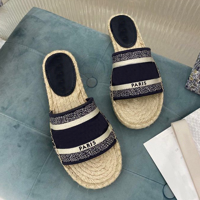 2021 desiner show style paris Women Straw Slippers Beautiful Scuffs Shoes Summer Beach Slides Slippers Ladies Flip Flops with box