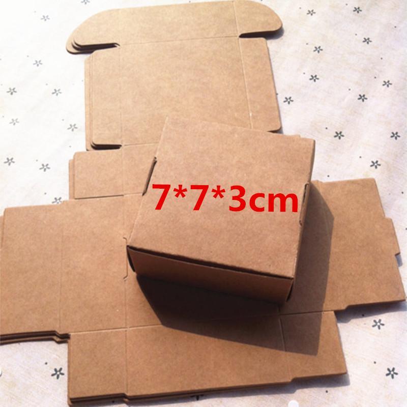 

50PCS 7X7x3CM Black Brown Carton Kraft Paper Box Wedding Favors and White Gift Box Candy for Chocolate Party Favor for Guest1
