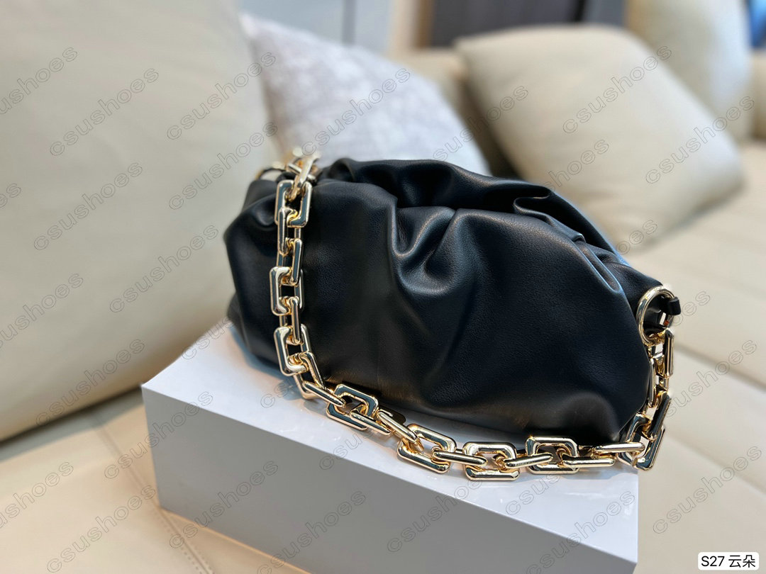 

2022 The CHAIN POUCH Bag Luxurys Handbag Ladies Tote Big Chains Cloud Leather Vintage Shoulder bag Italy Brand Womens Designer Handbags, Dont sell it alone