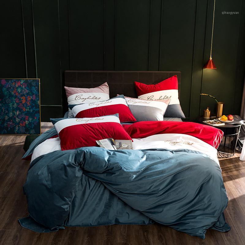

Europe Royal Style Velvet 4pcs Stitching Embroidery Duvet Cover Flat Fitted Bed Sheet Pillowcase Royal Blue Bean Paste1