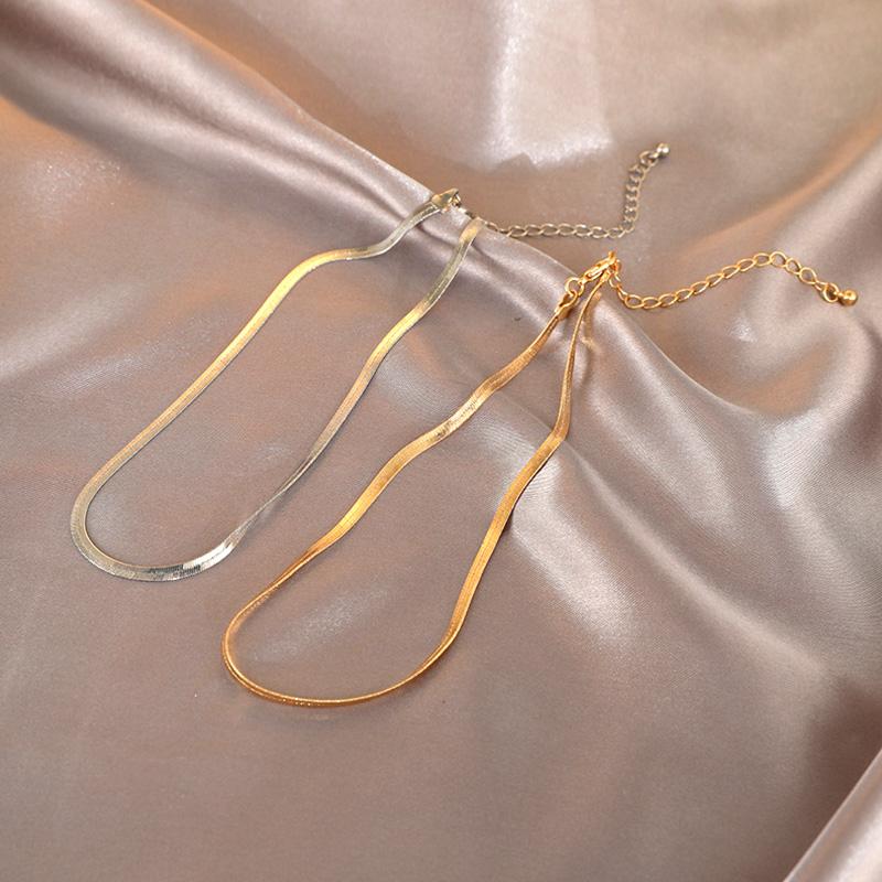 

Korean Simple Snake Choker Necklace For Women Personality Short Clavicle Necklace Friends Party Christmas Gift Female Jewelry