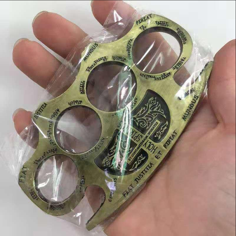 

HELL DETECTIVE CONSTANTINE BRASS KNUCKLE DUSTERS GOLD Powerful damage safety equipment, self-defense,56464