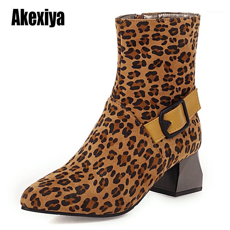 

2020 Autumn winter Women Boots Ladies Buckle Pointed Toe Square Heel Bota Feminina fashion Shoes Botines Mujer w0851, Black