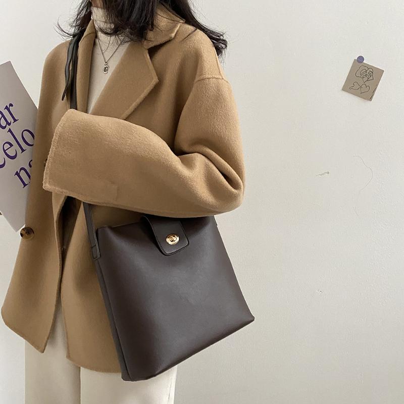 

PU Leather Crossbody Bags Simple Solid Color Summer Bucket Tote Handbags Female Simple Totes for Women 2021 Trend, Light brown