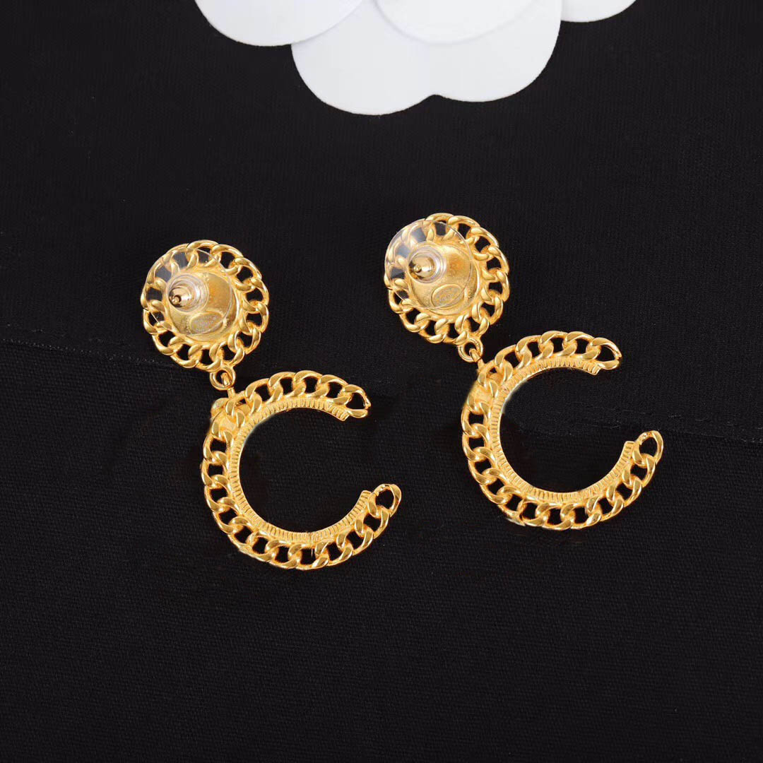 

Luxurious quality hollow design drop earring with hollow design and pearl for women and girl friend gift with box free shipping PS4029