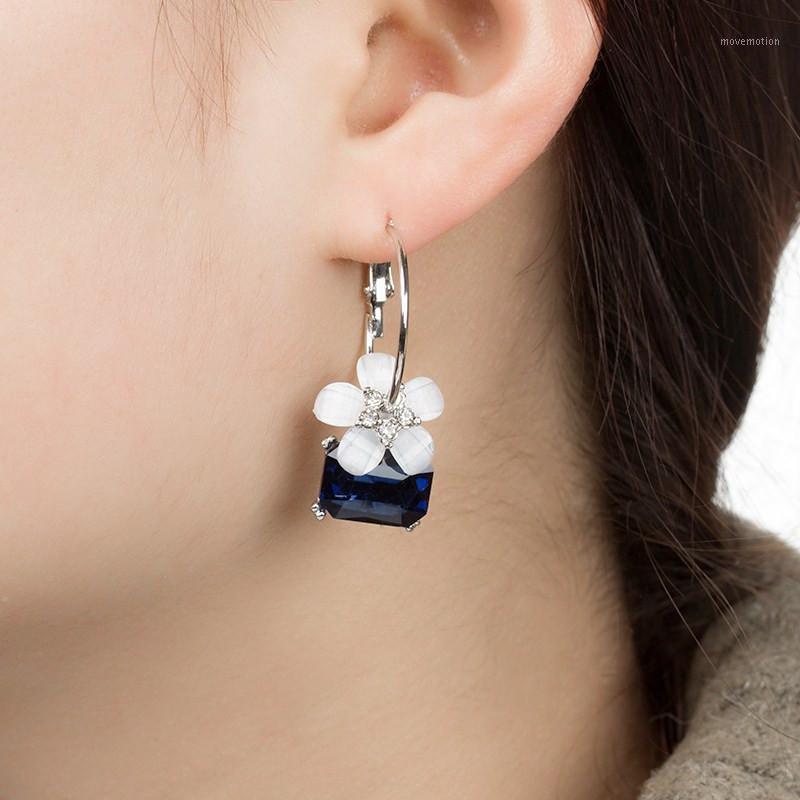 

2020 New Arrival Flower Hoop Earrings For Women Fashion Rhinestone Classic Geometric Girl Dangle Earrings Sweet1
