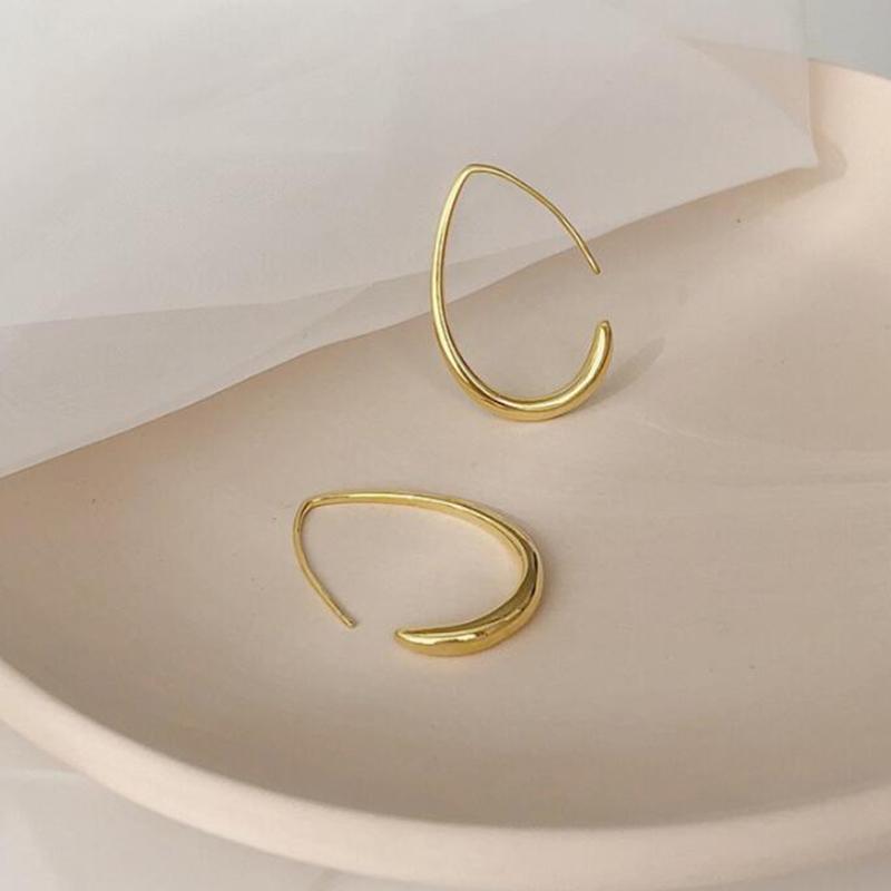 

Minimalist Style Half Crescent Chic Classic Alloy Elegant Metal Hoop Earrings for Women Girl Wedding Party Travel Jewelry 2021