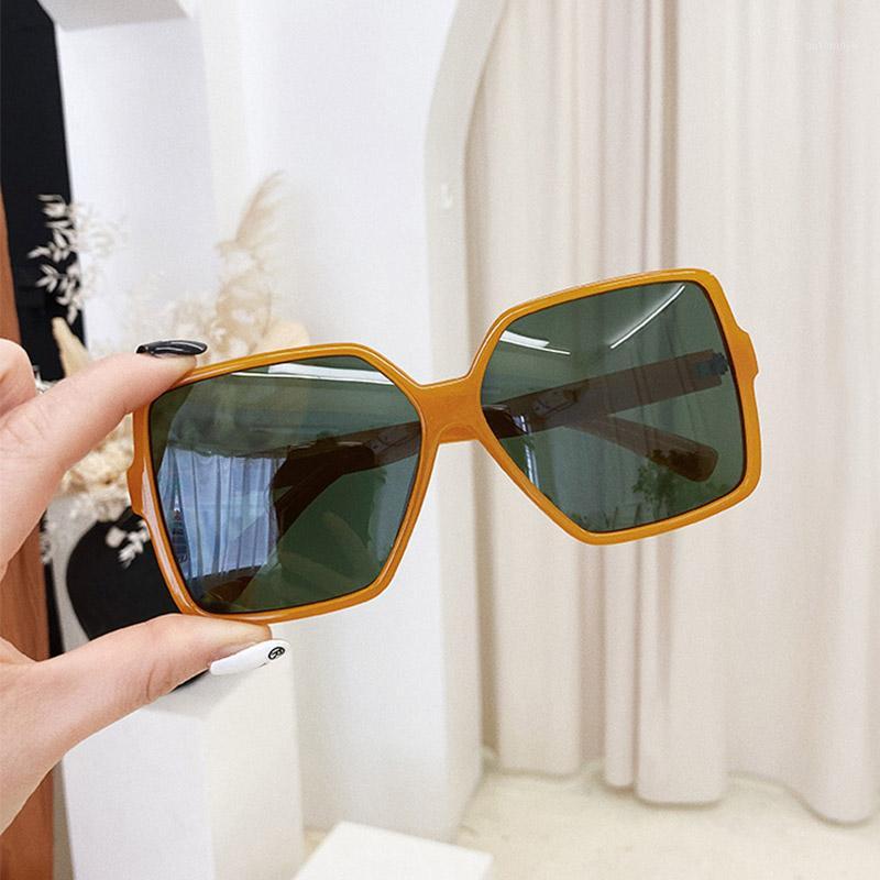 

Unisex Vintage Trendy Square Sunglasses Women Men Metal Hinge Oversized Sun Glasses Female Men Orange Green Shades Oculos UV4001