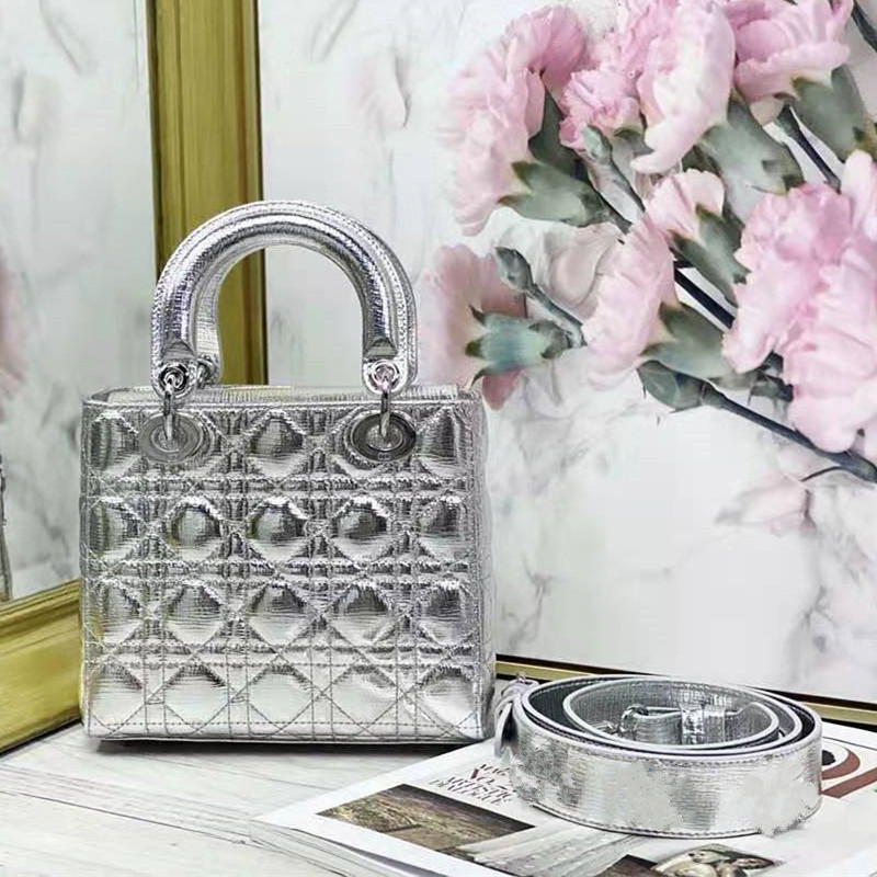 

Updated Grained Silver Lady HandBags Cowhide Leather Silver Buckle Shoulder Bags Emblem Shoulder Strap Women Crossbody Bags Dia na bag 20cm, Burgundy