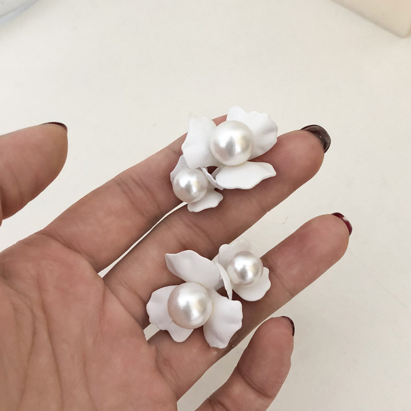 

Retro white purple flower pearl earring circle elegant hoop earring for woman fashion aesthetic accessorie 2020 jewelry