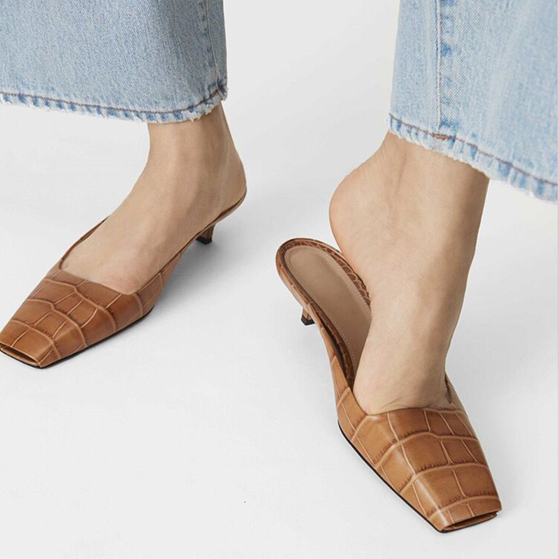 

2021 Women's Hot Genuine Shoes 22-24.5 in Summer Flip-fish Toe Stone Standard Patent Leisure Sandals FBW9, Black