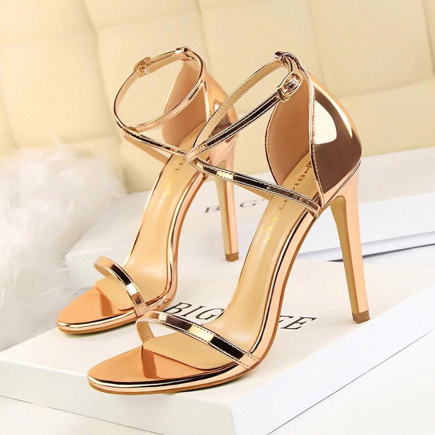 

2021 New Women Sandals Patent Leather Women High Heels Shoes Gold Sexy Pumps Fashion Wedding Shoes stiletto #WI4f