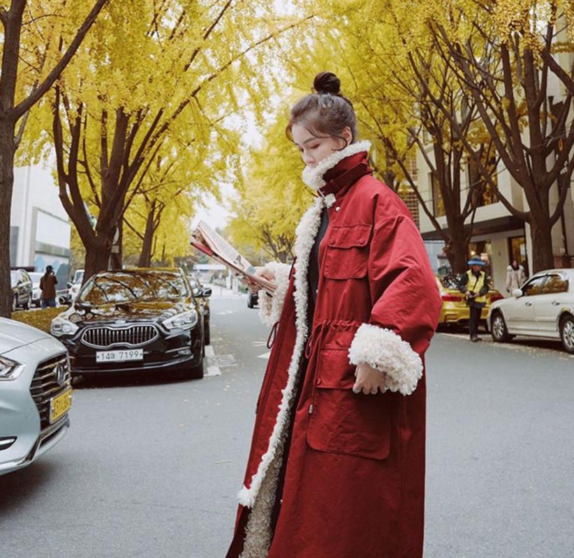 

Network diagram New Korean version of lamb hair stitching down jacket women mid-length women loose waist tooling jacket, Gray