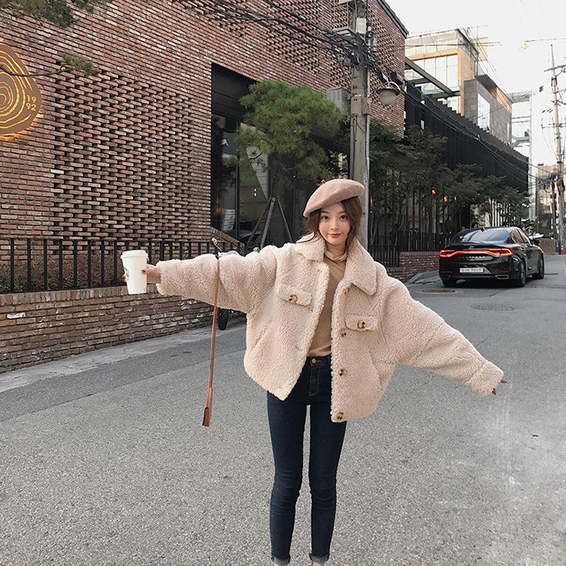 

Women Bat Sleeved Faux fur Warm Coat Furry Outwear Beige Pocket Teddy Bear Jacket Female Fake Fur Short Jacket Overcoat T188, Sing se