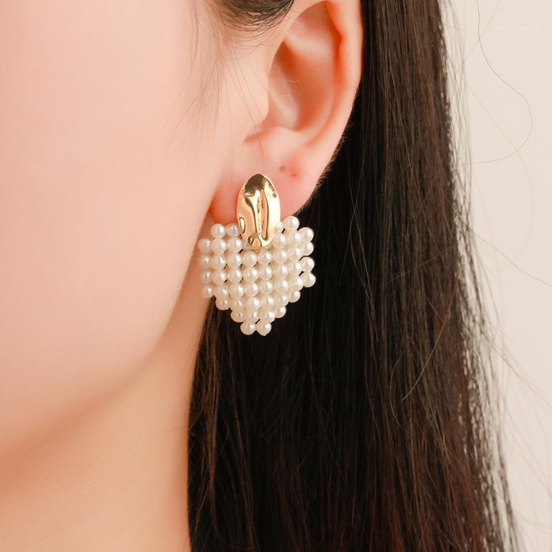 

New artificial pearl classic heart-shaped ladies earrings beautiful fashion love pearl earrings female Korean jewelry1