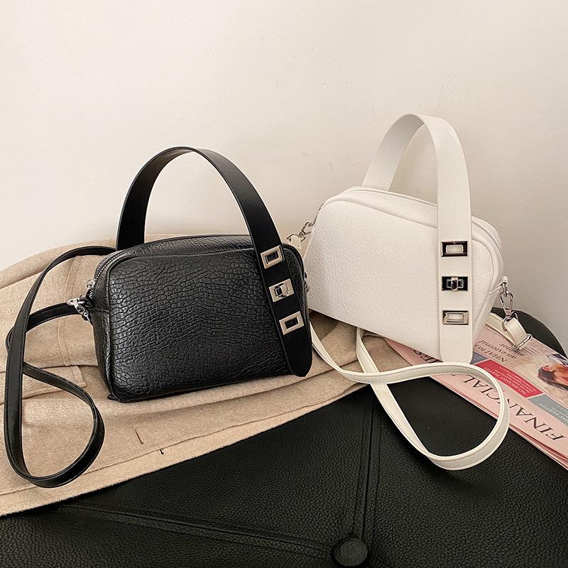 

Korean Fashion Bag Female 2021 New Trendy Net Celebrity Wild Western Style Crossbody High-end Portable Small Square Bag, Black