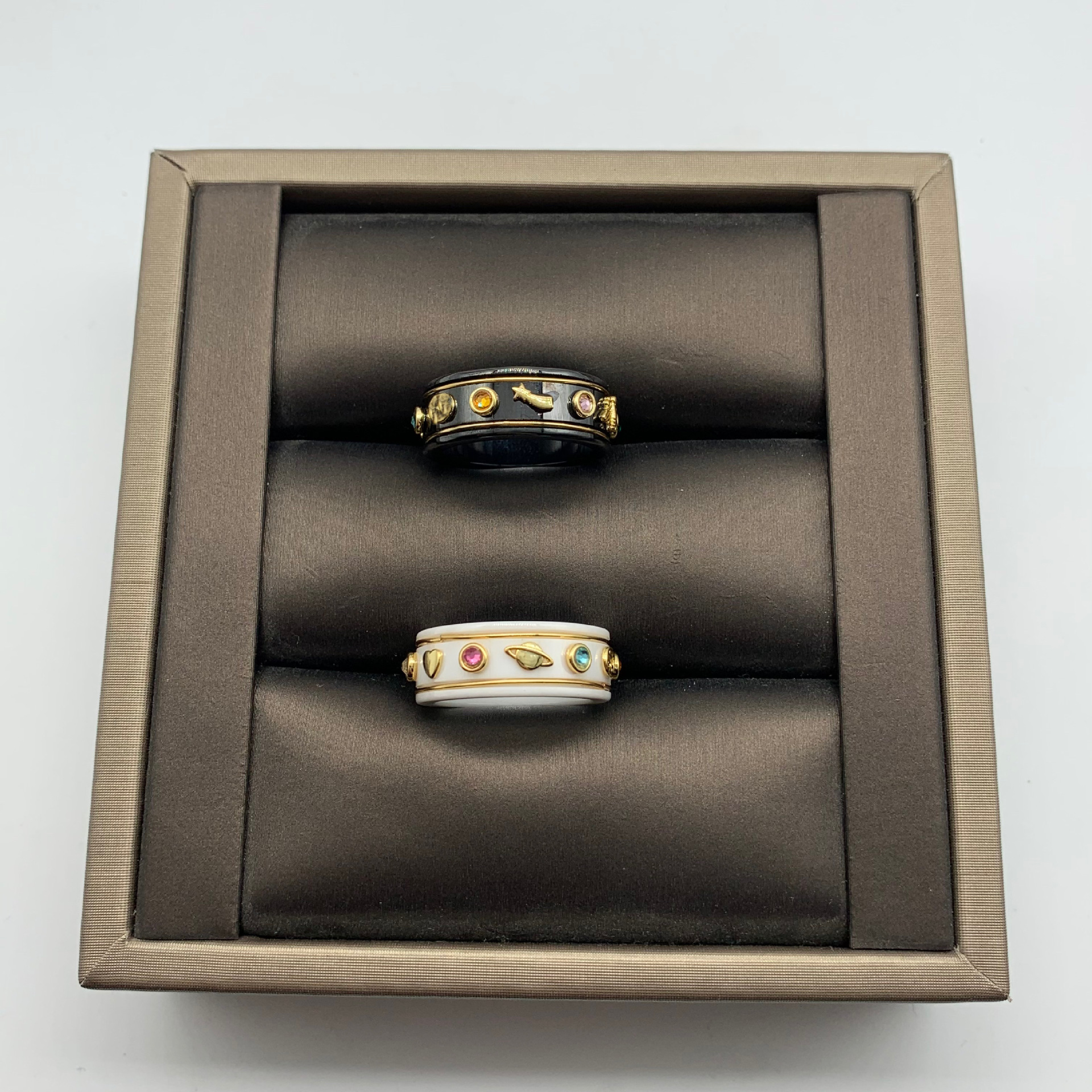 

G family / gujia double g black and white ceramic bee Star color diamond fashion personality trend couple ring girl, Silver