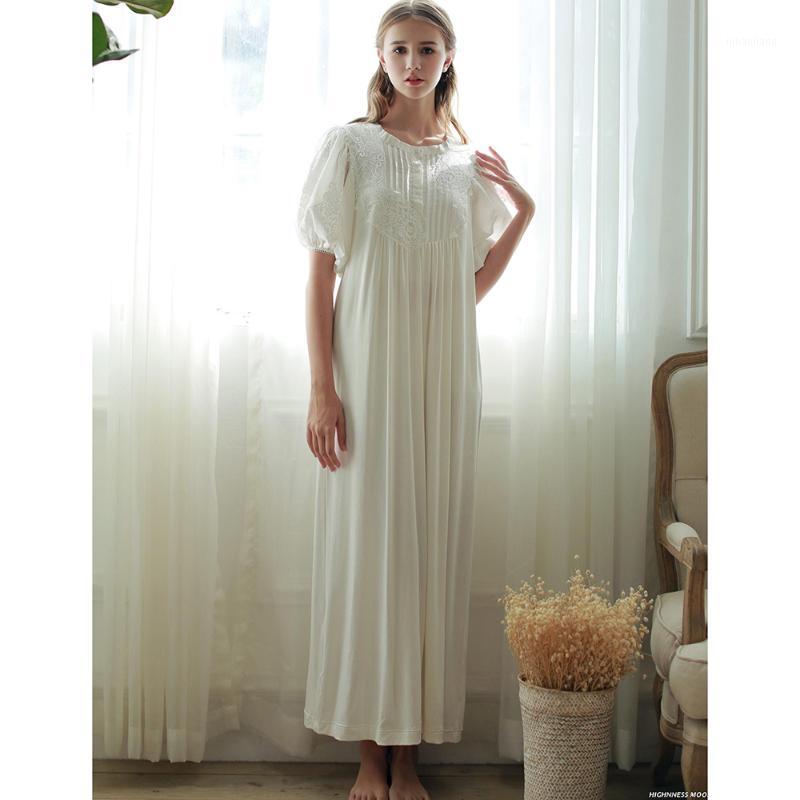 

Wholesale- 2017 New Summer Princess Style Women' White Long Nightgown High Quality Modal Sleepwear Vintage Pijamas roupao feminino SA160471, Pink