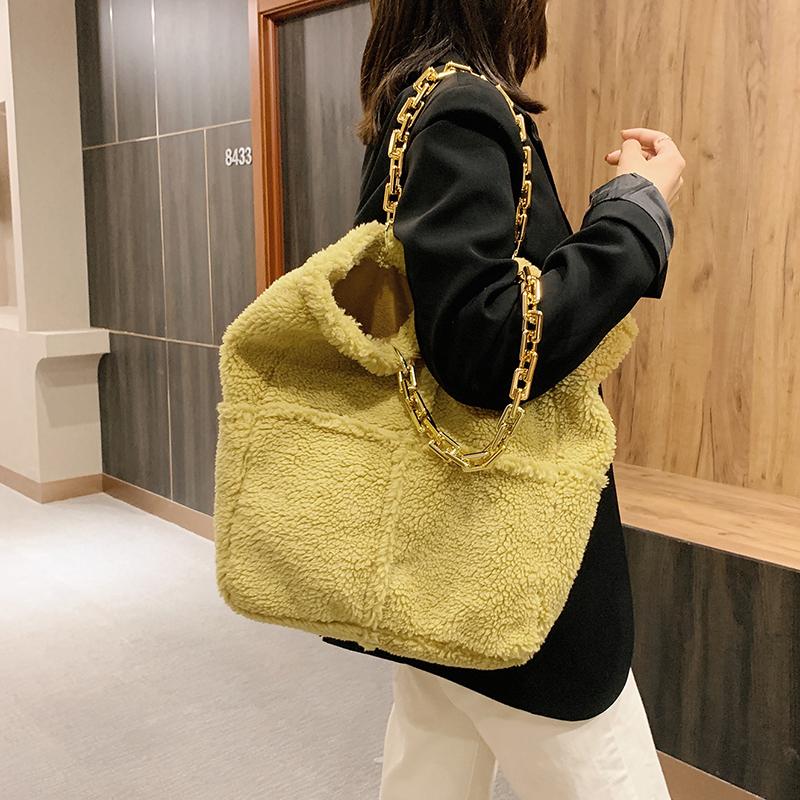 

2021 Plush Chain Handbag Women 2021 Winter Soft Tend Shoulder Handbags Women's Travel Totes Lady Chain Hand Bag, Black