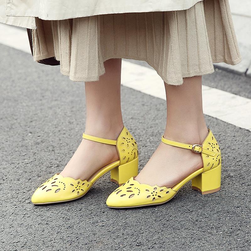 

Plus Size 34-46 Women's Pumps Fashion Leather Vintage Hollowing Out Women High Heels Square Heel Round Toe Buckle Pumps Shoes, Beige