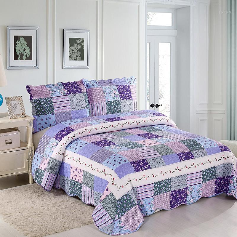 

FAMVOTAR Luxury Vintage Plaid Floral Patchwork Quilted Bedspread Ultra Soft Countryside Purple Bed Spreads Queen 3Pcs Coverlet1