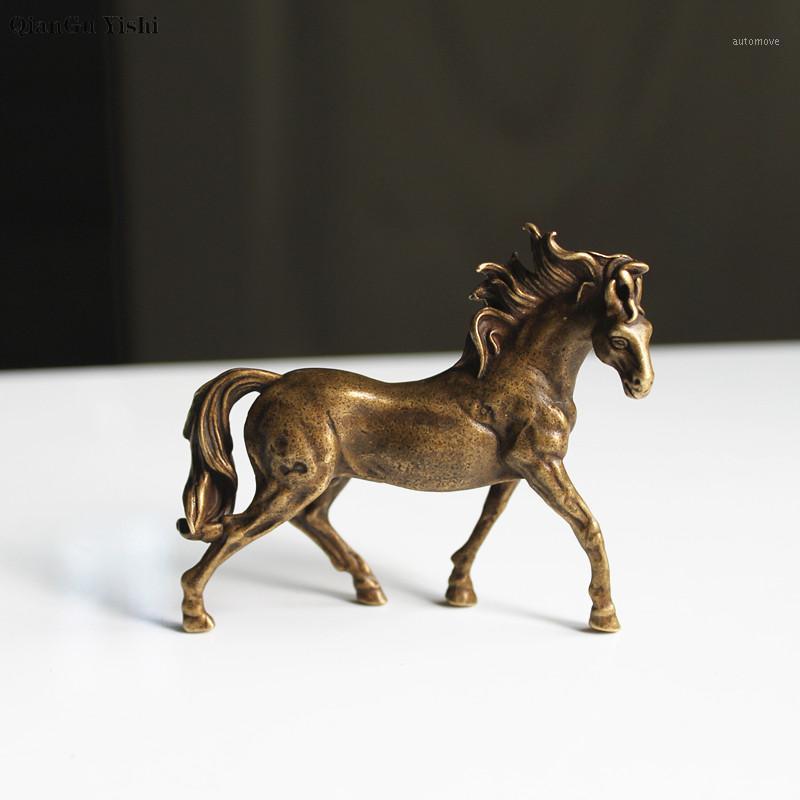 

Vintage Brass horse Ornaments Pure Copper Keychains Animal horse Pendants Charms Pen Holder Desk Decorations Handmade Craft1