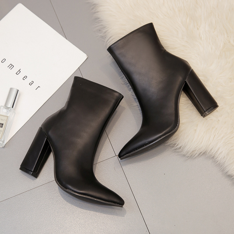 

2021 New European and Brash Heels Black Side Zipped Boots 1cwi