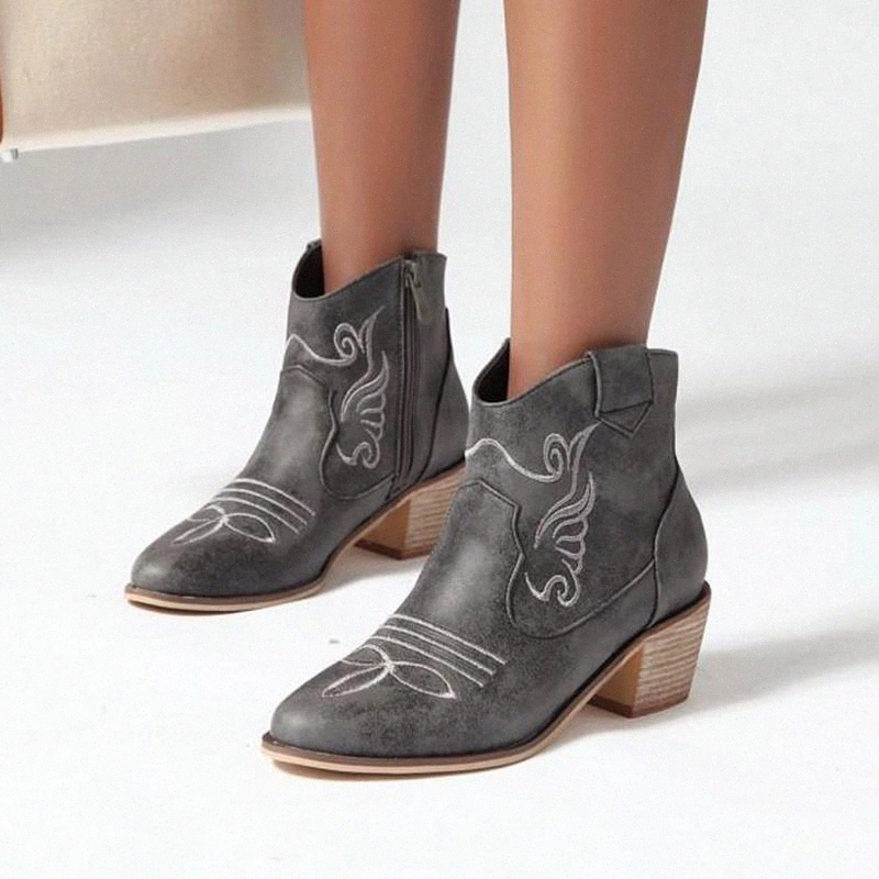 

Plus Size -43 Women Ankle Boots National style Embroider Boot Square Heeled Casual Shoes 2020 Winter botas retro mujer 8559N #g39q, Black