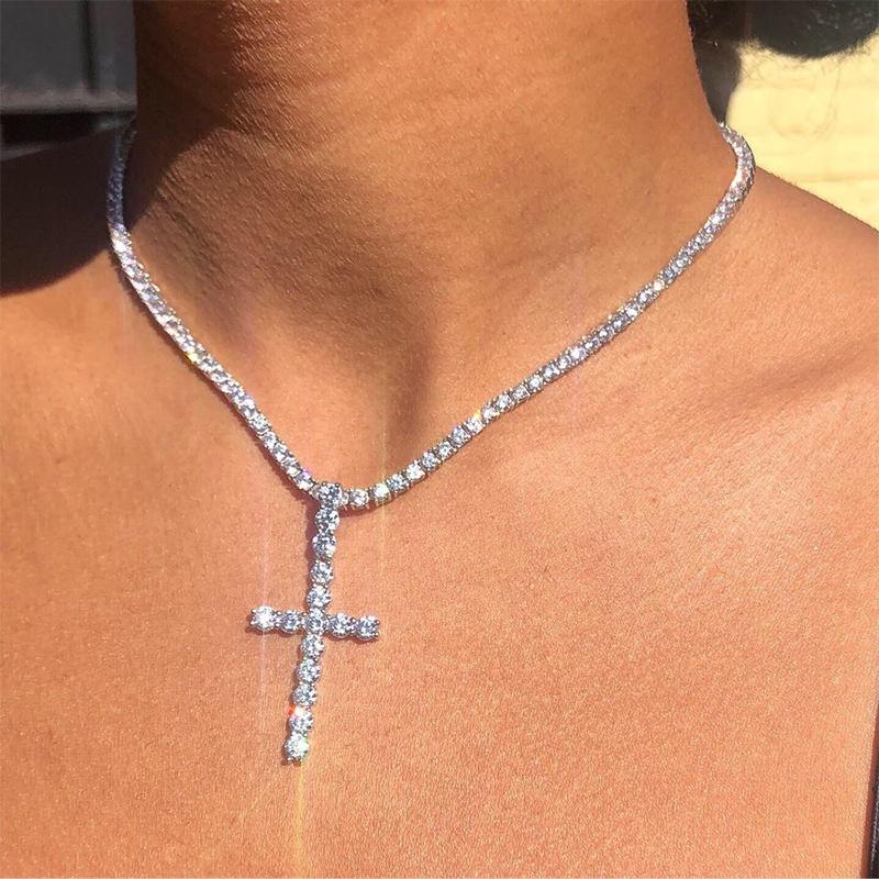 

Chokers 1Pcs Women Necklaces Simple Square Crystal Clavicle Chain Cross Pendant Silver Color Necklace Charm Beach Party Female Jewelry