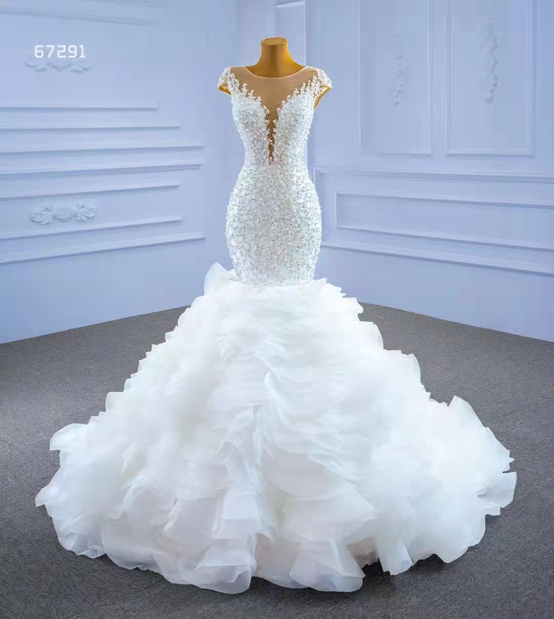 100% Real Picture Luxury Pearls Mermaid Bröllopsklänningar Glitter Sequins Church Ärmlös Tiered Tulle Bridal Gown Robe de Mariée Custom Made