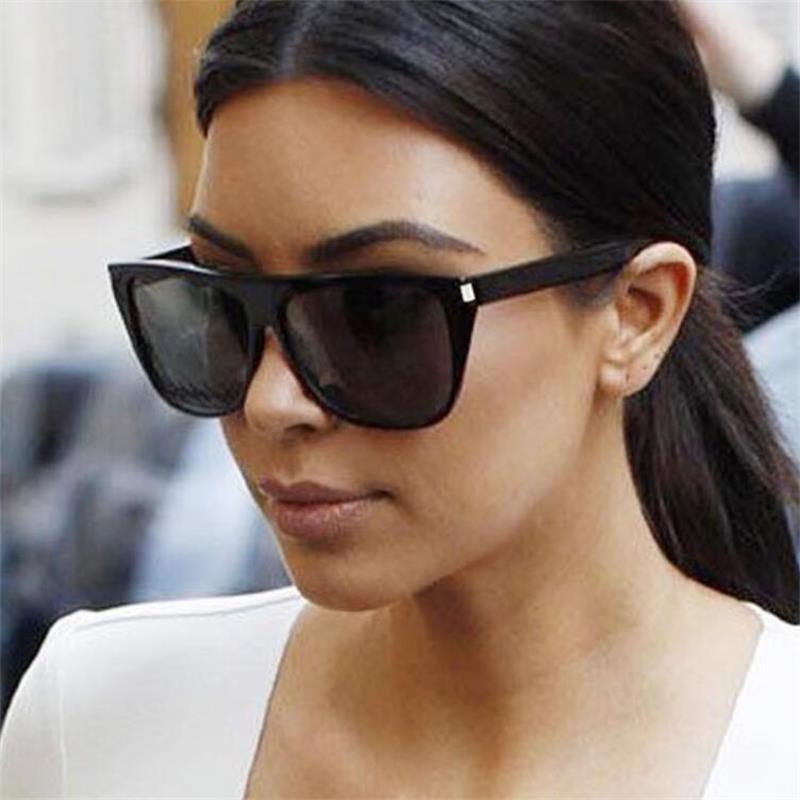 

2020 Retro Women Luxury Flat Top Square Sunglasses Elegant Rivet Men Oversized Sunglasses Female Kim Kardashian Sunglasses