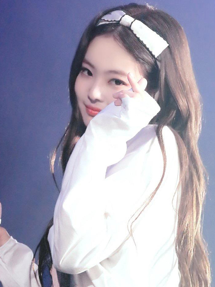 

Jennie's same headband Korea simple sweet bow hairpin 2020 new girl headdress net red hair ornament